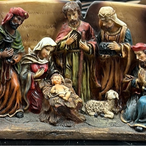 Christmas Nativity ornament. - Picture 1 of 3